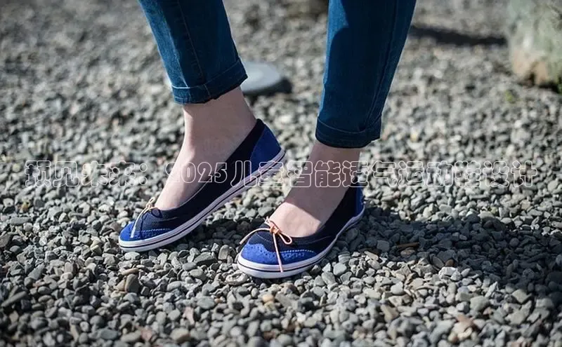 预见未来：2025儿童智能透气运动鞋设计