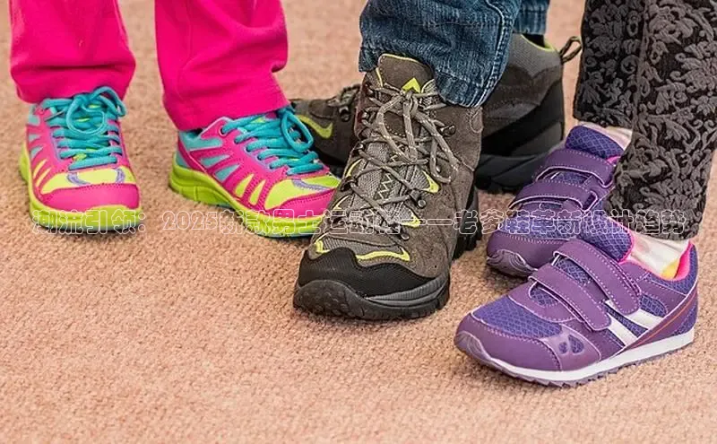 潮流引领：2025新款男士运动鞋——老爹鞋革新设计趋势